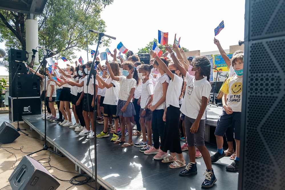 Concert des élèves et du groupe Ziskakan à l’école Les Combavas à la Plaine