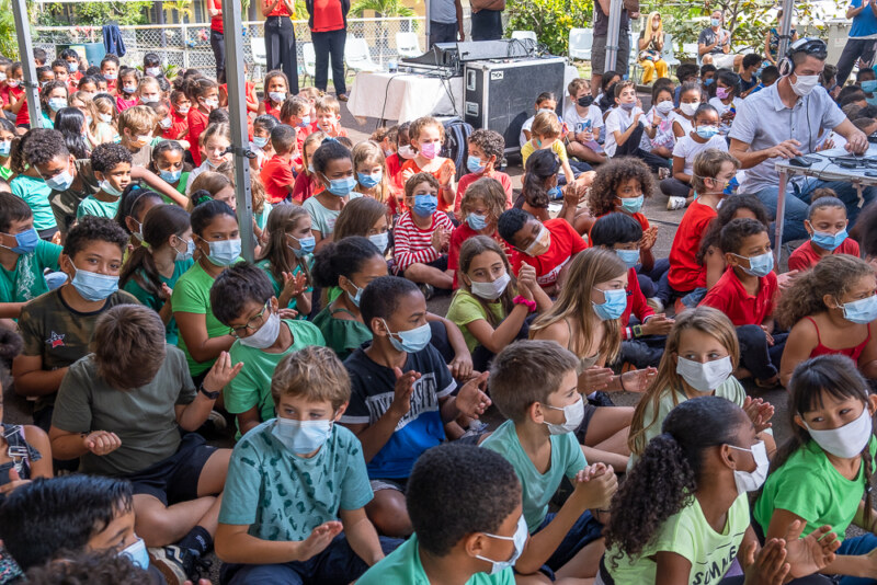 Concert des élèves et du groupe Ziskakan à l’école Les Combavas à la Plaine