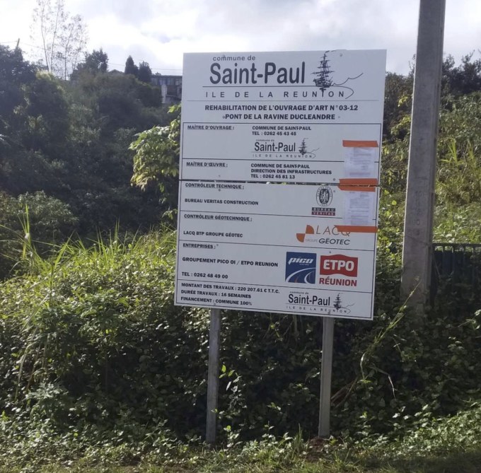 Saint-Paul réhabilite le pont de la ravine DUCLÉANDRE