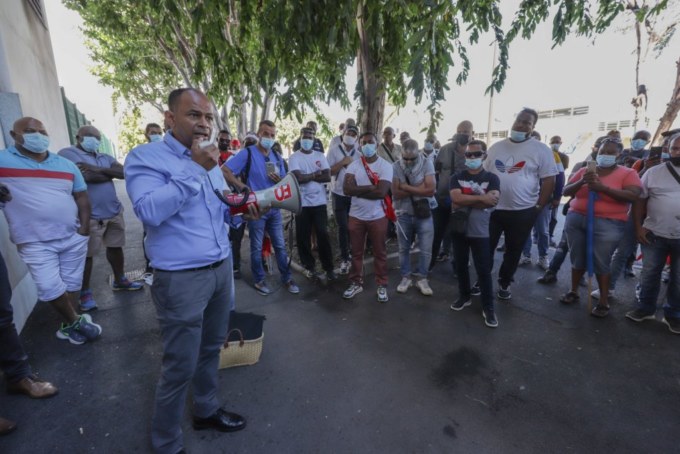 Transports scolaires : la rentrée se fera dans les meilleures conditions : le président du TCO à la rencontre des grévistes