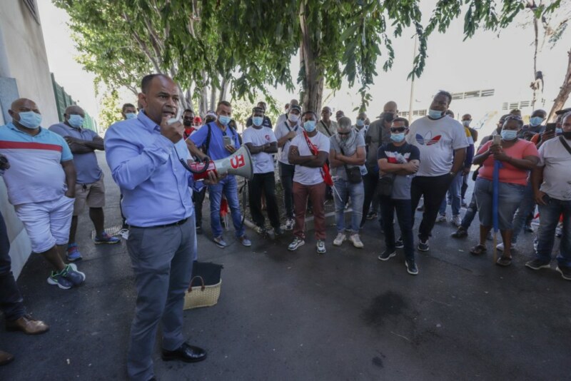 Transports scolaires : la rentrée se fera dans les meilleures conditions : le président du TCO à la rencontre des grévistes