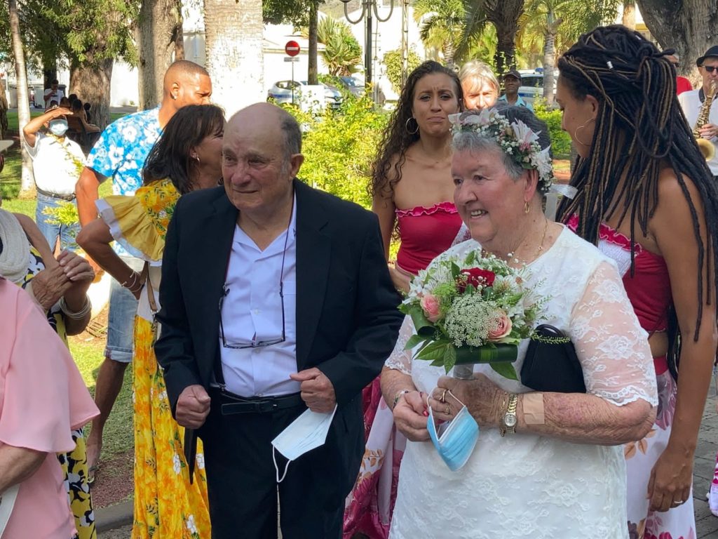 Un « mariage lontan » célébré sur le parvis de l’Hôtel de Ville