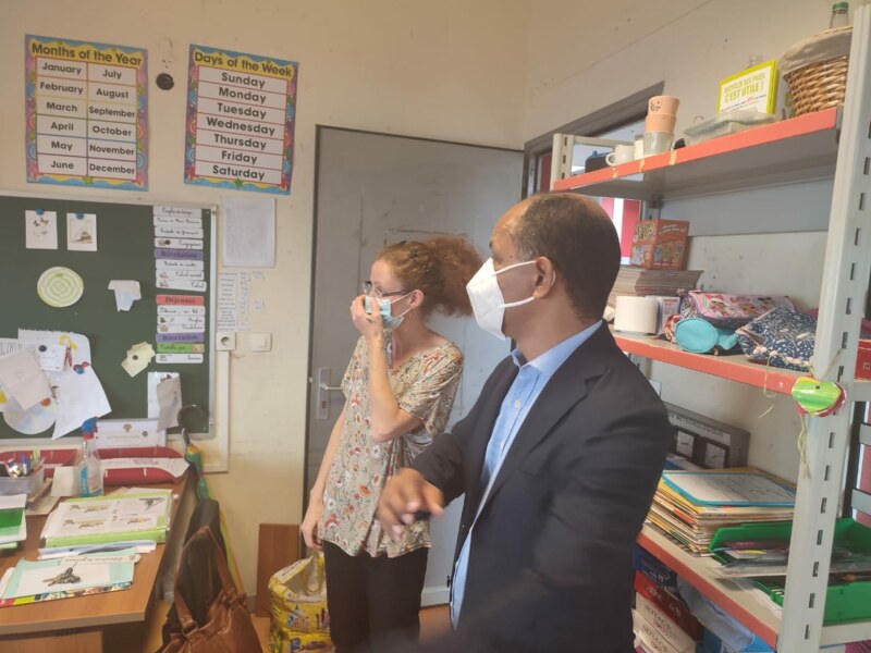 Le Maire, Emmanuel SÉRAPHIN, en visite à l’école primaire Hubert-de-LISLE à la Plaine Saint-Paul