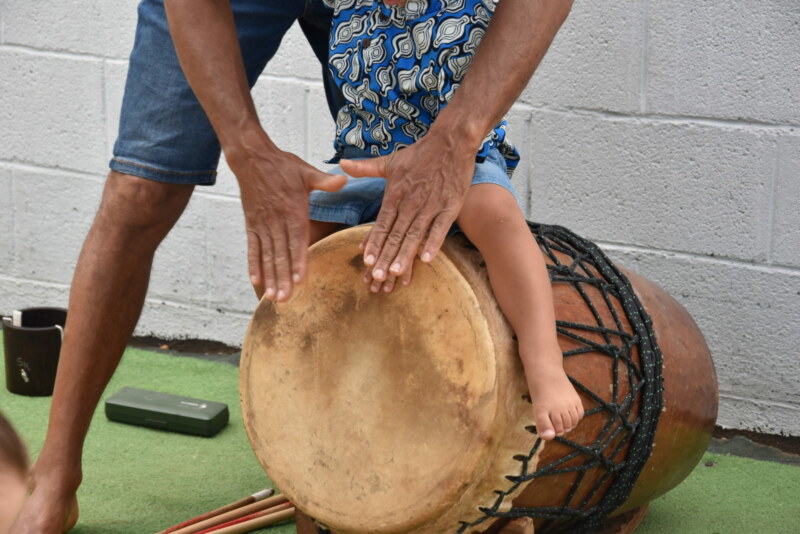 Somèn Kréol : l'artiste ZANGOUN à la Maison d'assistantes maternelles