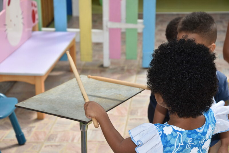 Somèn Kréol : l'artiste ZANGOUN à la Maison d'assistantes maternelles