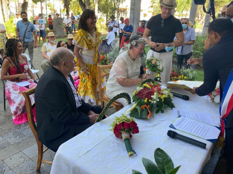 Un « mariage lontan » célébré sur le parvis de l’Hôtel de Ville