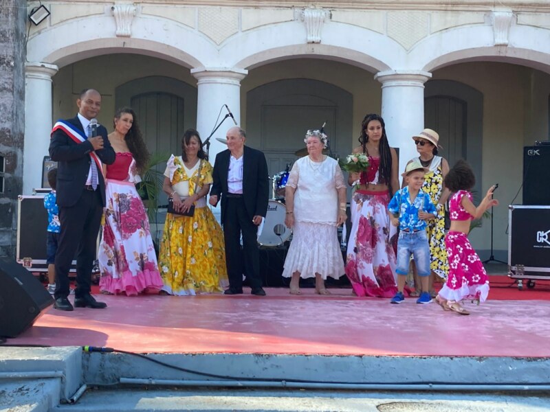 Un « mariage lontan » célébré sur le parvis de l’Hôtel de Ville