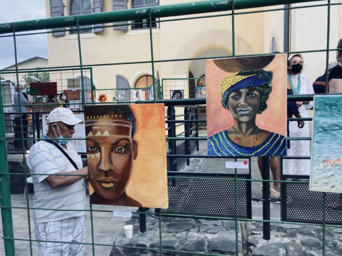 Une exposition-vente caritative à la Maison SERVEAUX pour la Journée internationale pour l'élimination de la violence à l'égard des femmes