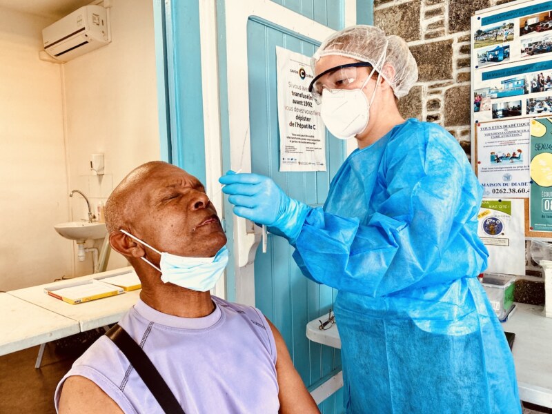 Ouverture du centre de dépistage Covid-19 à la Saline