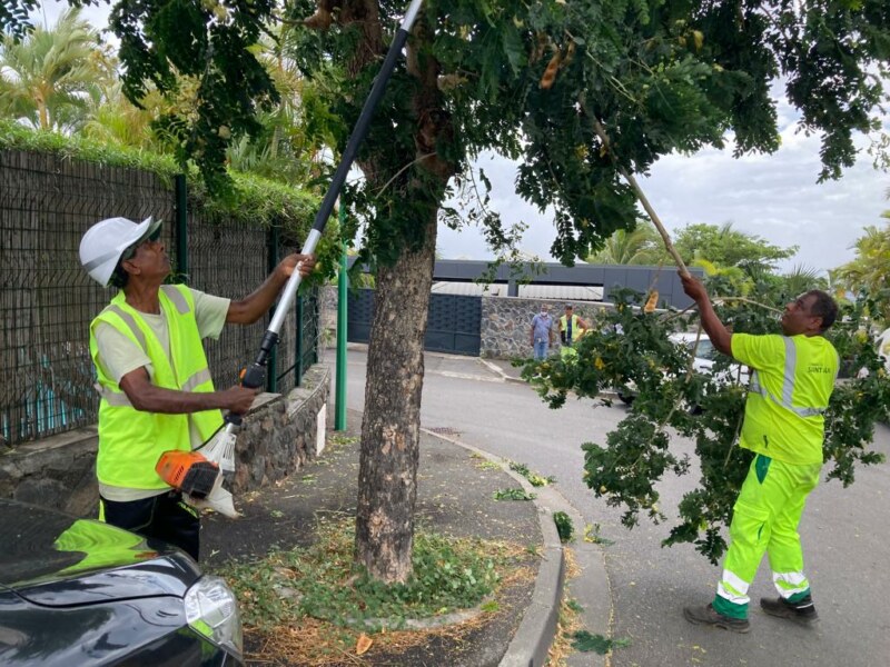 Cyclone Batsiraï : Les équipes communales de Saint-Paul mobilisées