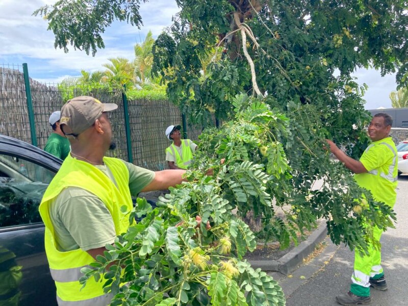 Cyclone Batsiraï : Les équipes communales de Saint-Paul mobilisées