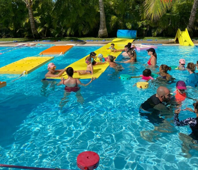 Saint-Paul, titrée Ville Amie des Enfants par UNICEF, organisait une troisième matinée de découverte du milieu aquatique le dimanche 24 avril 2022 à la piscine du club des Aquanautes à l’Hermitage-les-Bains.