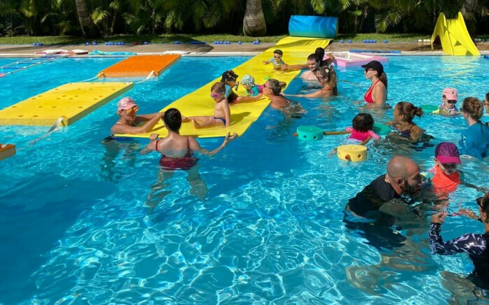 Saint-Paul, titrée Ville Amie des Enfants par UNICEF, organisait une troisième matinée de découverte du milieu aquatique le dimanche 24 avril 2022 à la piscine du club des Aquanautes à l’Hermitage-les-Bains.