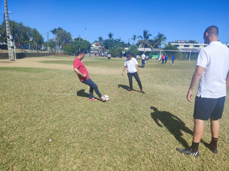 Le footballeur Ludovic AJORQUE de passage à l'Éperon