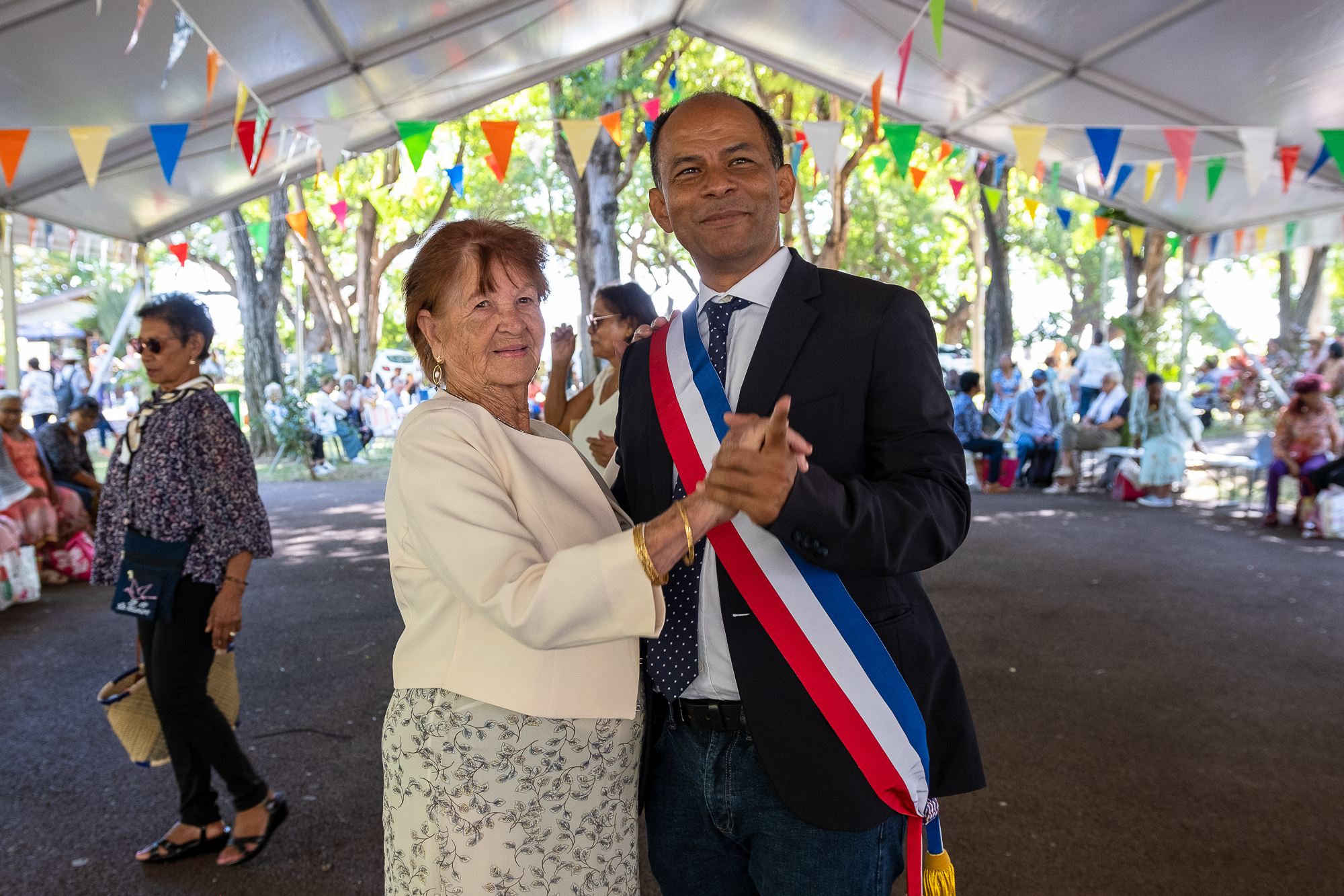 Un bel après-midi dansant avec nos séniors à la Grotte