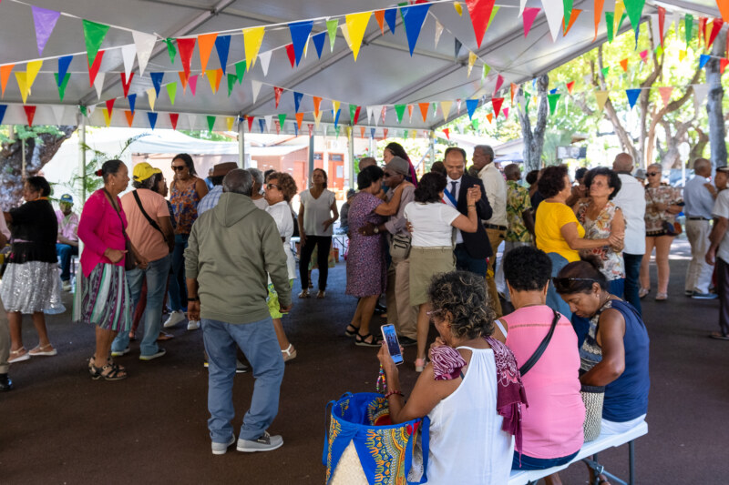 Un bel après-midi dansant avec nos séniors à la Grotte