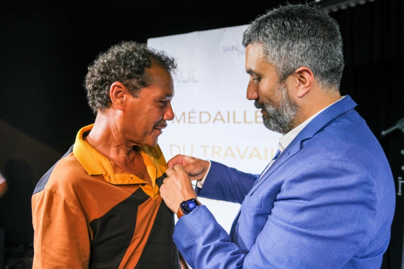 Cérémonie de remise de médailles juin 2022 : Les agents communaux reçoivent leurs médailles