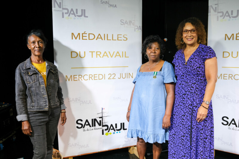 Cérémonie de remise de médailles juin 2022 : Les agents communaux reçoivent leurs médailles