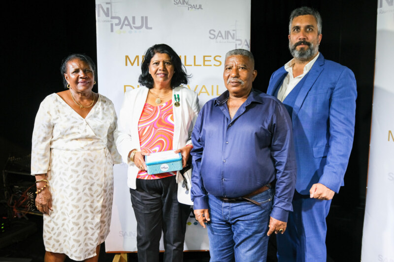 Cérémonie de remise de médailles juin 2022 : Les agents communaux reçoivent leurs médailles