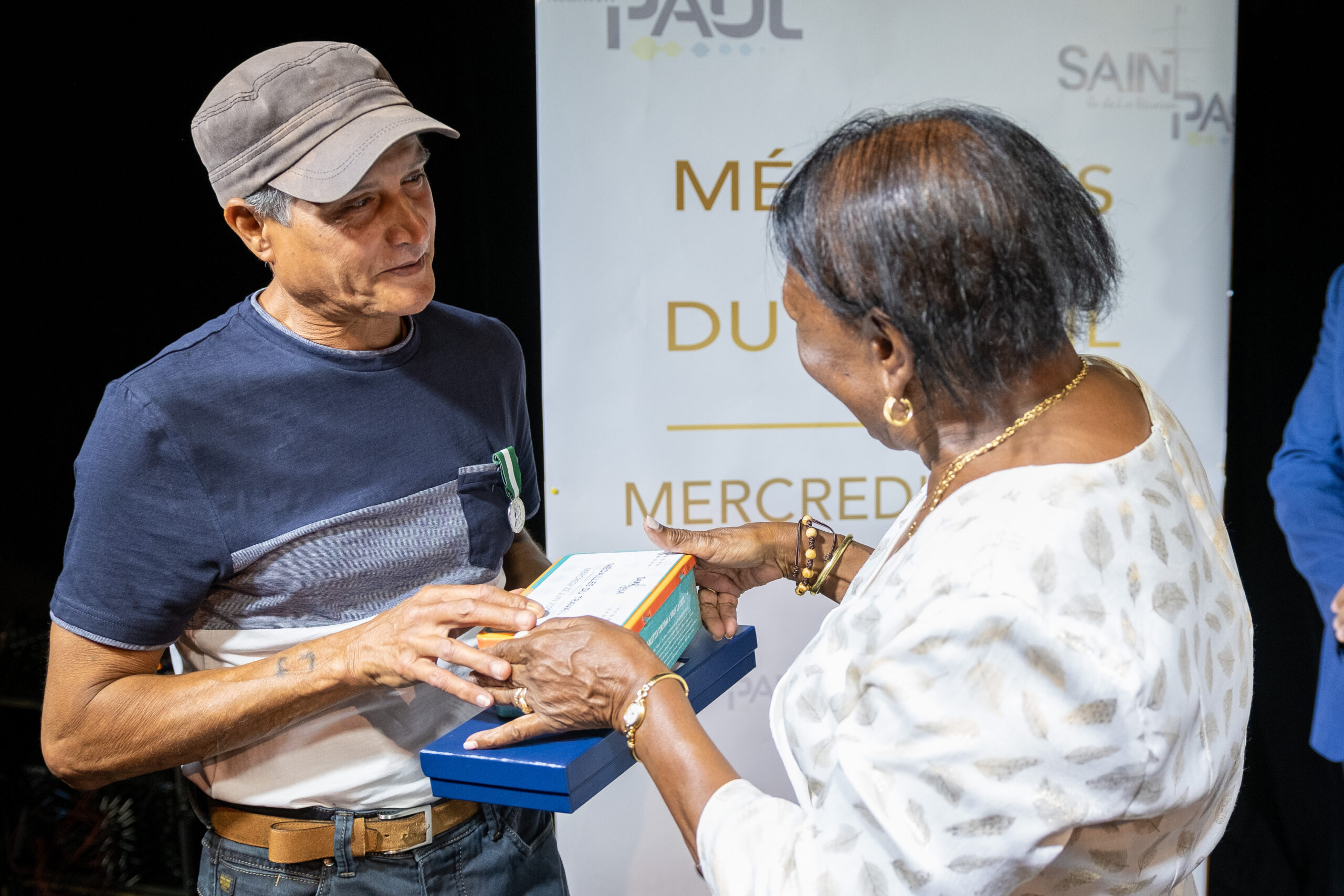 Cérémonie de remise de médailles juin 2022 : Les agents communaux reçoivent leurs médailles