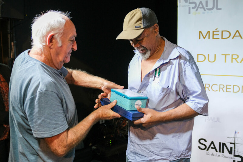 Cérémonie de remise de médailles juin 2022 : Les agents communaux reçoivent leurs médailles