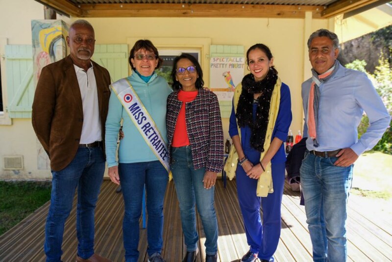 Marie-Paule CHATELLIER, la directrice et la seule enseignante de l'école de Marla, prend sa retraite ce vendredi 8 juillet 2022. Elle vient de passer 12 ans à transmettre son savoir aux marmay de l'ilet de Mafate.