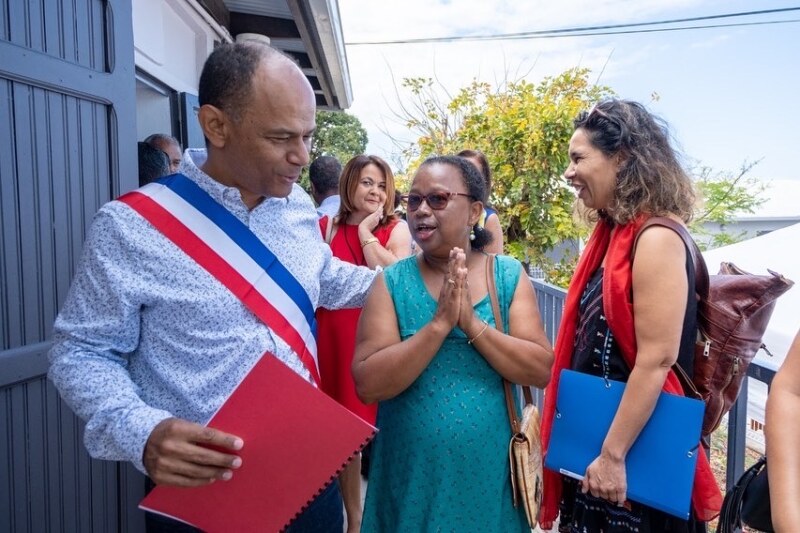 Le quartier de Barrage dans le Bassin de vie de la Saline compte désormais un nouvel équipement structurant. Il s’agit d’un Espace Associatif inauguré ce samedi 29 octobre 2022 en présence des habitant·es, des acteurs du tissu associatif et des 30 membres du Conseil des Habitants de la Saline.