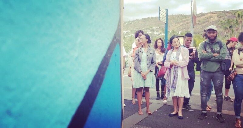 Saint-Paul, Ville d’art et d’histoire, inaugure la fresque du graffeur, WAROOX, ce mercredi 26 octobre 2022, dans le cadre de la Somèn kréol. Cette œuvre éphémère recouvre désormais pour longtemps les murs de la Maison SERVEAUX, siège du pôle culturel.