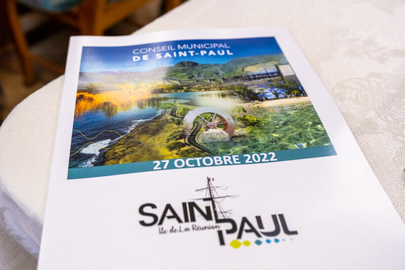 Le Conseil Municipal de Saint-Paul adopte plusieurs affaires d’importance pour la vie de la cité ce jeudi 27 octobre 2022. L’assemblée examine 40 affaires inscrites à l’ordre du jour.