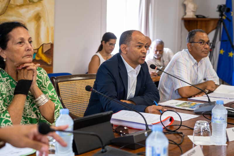 Le Conseil Municipal de Saint-Paul adopte plusieurs affaires d’importance pour la vie de la cité ce jeudi 27 octobre 2022. L’assemblée examine 40 affaires inscrites à l’ordre du jour.