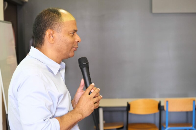 Le Maire de Saint-Paul, Emmanuel SÉRAPHIN, participe ce vendredi matin 4 novembre 2022 à une conférence-débat lié aux enjeux agricoles au lycée Saint-Paul IV situé à la Plaine.