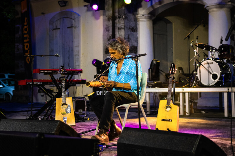 Allier le Blues, une musique mondialement reconnue, et le Maloya, classé au patrimoine immatériel de l‘UNESCO. C’est le pari de la première édition du Festival Blues Maron organisé sur le territoire de Saint-Paul, Ville d’Art et d’Histoire.