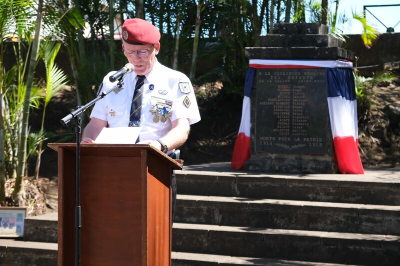 Une cérémonie capitale dans la transmission du devoir de mémoire. Voici l’un des enjeux de la commémoration de l’Armistice du 11 novembre 1918 célébrée au Monument aux morts du Square Célimène de La Saline ce 11 novembre 2022.