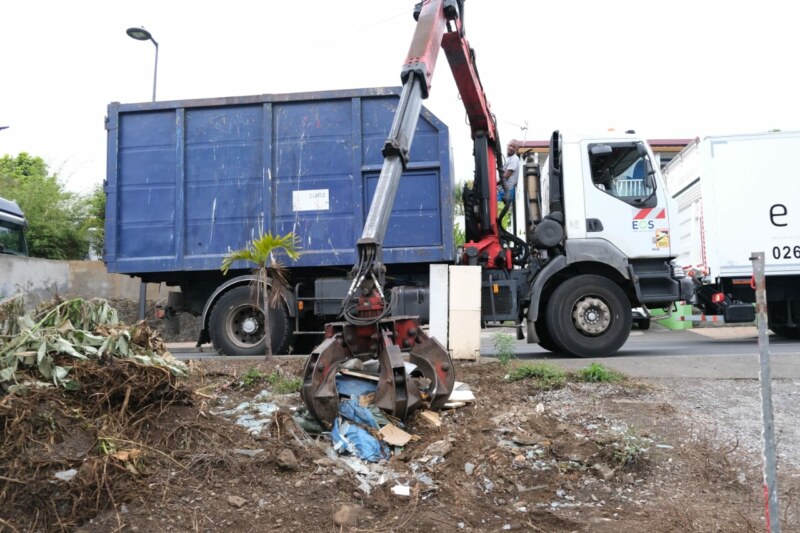 Première opération Vide Fon Kour Dann zot kartyé : ce lundi 14 novembre 2022 dans le Bassin de vie du Guillaume. Découvrez les photos prises à cette occasion.