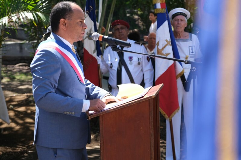 Une cérémonie capitale dans la transmission du devoir de mémoire. Voici l’un des enjeux de la commémoration de l’Armistice du 11 novembre 1918 célébrée au Monument aux morts du Square Célimène de La Saline ce 11 novembre 2022.
