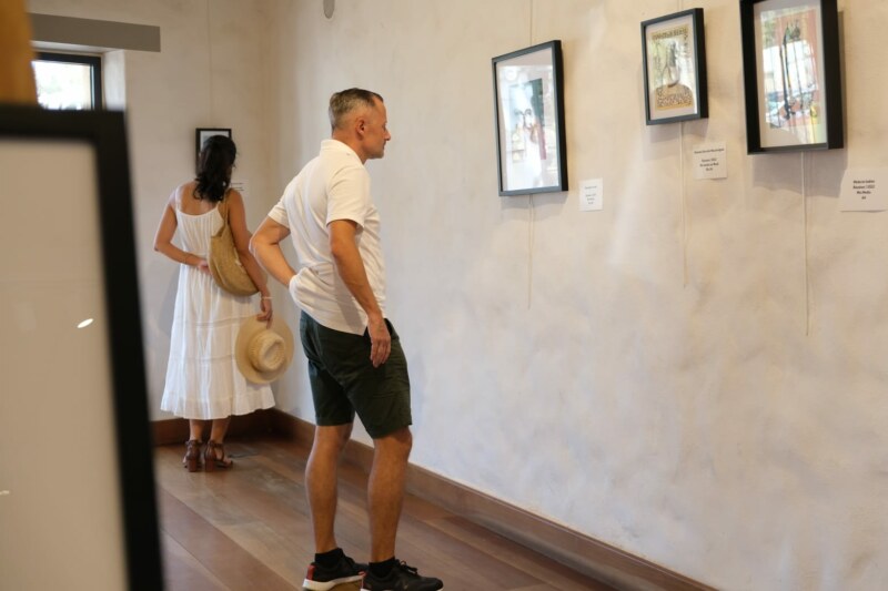 Dans le cadre des festives du Dipavali, Saint-Paul, Ville d’Art et d’Histoire, vous invite à découvrir gratuitement l’exposition de l’artiste, Dristhi HERVÉ, proposée à la Longère Sudel-FUMA jusqu’au 10 décembre.