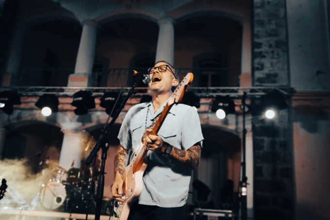 Allier le Blues, une musique mondialement reconnue, et le Maloya, classé au patrimoine immatériel de l‘UNESCO. C’est le pari de la première édition du Festival Blues Maron organisé sur le territoire de Saint-Paul, Ville d’Art et d’Histoire.