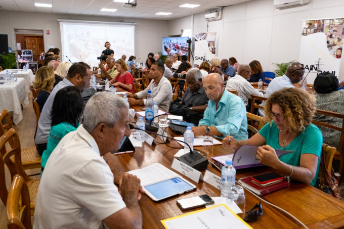 La séance du Conseil Municipal de Saint-Paul du 17 novembre 2022 permet de présenter d’ambitieuses orientations budgétaires pour 2023. La Municipalité pose des jalons pour fixer le cap et les perspectives sur l’année prochaine.