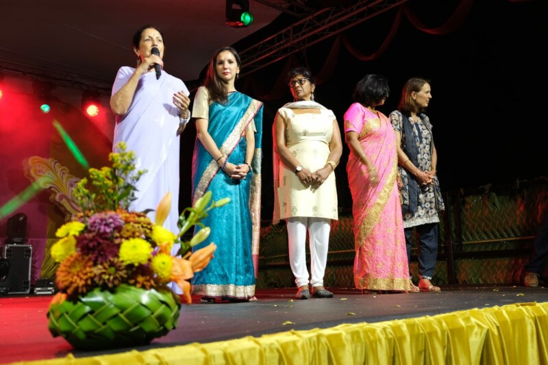 Cette édition 2022 du Dipavali prend une ampleur particulière avec le retour du défilé organisé ce samedi 12 novembre 2022. Le Dipavali retrouve sa place naturelle : celle d’une fête de la lumière qui illumine notre Ville.