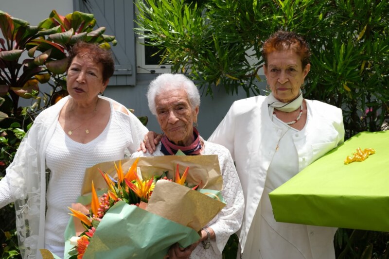 Saint-Paul, Ville Amie des Aînés, compte une centenaire supplémentaire. Louise Angèle ROUCOU célèbre ses 100 ans ce dimanche 13 novembre 2022 en présence de tous ses proches et de sa famille.
