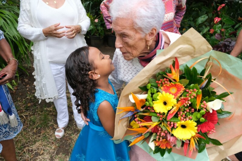 Saint-Paul, Ville Amie des Aînés, compte une centenaire supplémentaire. Louise Angèle ROUCOU célèbre ses 100 ans ce dimanche 13 novembre 2022 en présence de tous ses proches et de sa famille.