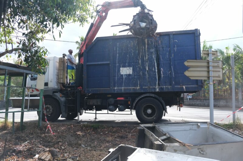 Première opération Vide Fon Kour Dann zot kartyé : ce lundi 14 novembre 2022 dans le Bassin de vie du Guillaume. Découvrez les photos prises à cette occasion.