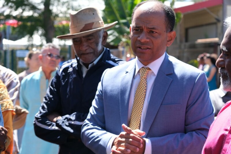 Une cérémonie de commémoration multiculturelle se déroule à l’ancienne Usine de Vue Belle à La Saline ce vendredi 11 novembre 2022. Ce haut lieu de l’Histoire réunionnaise permet de rendre un hommage appuyé à la mémoire des engagés indiens.