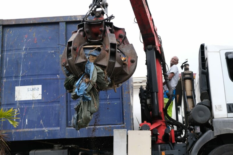 Première opération Vide Fon Kour Dann zot kartyé : ce lundi 14 novembre 2022 dans le Bassin de vie du Guillaume. Découvrez les photos prises à cette occasion.