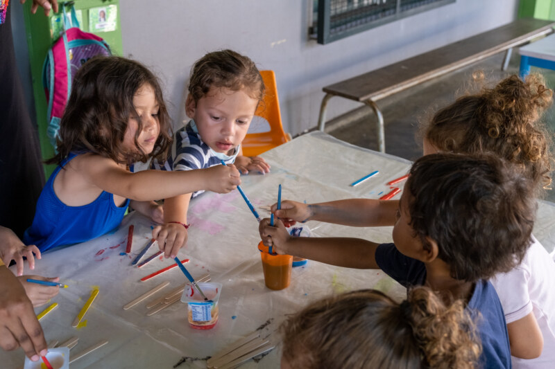 Les centres de loisirs animent le territoire Saint-Paulois. Plus de 21 structures d’Accueils de loisirs sans hébergement (ALSH) proposent aux marmay un panel d’activités diversifiées et du 2 au 19 janvier 2022 dans les Bassins de vie de Saint-Paul. Ambiance avec les photos prises à l'école maternelle de l'Étang.