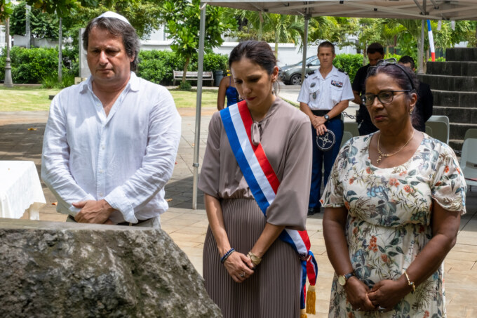 Saint-Paul commémore le 78e anniversaire de la libération du camp de concentration et d’extermination d’AUSCHWITZ-BIRKENAU au Jardin de la Liberté ce vendredi 27 janvier 2023.