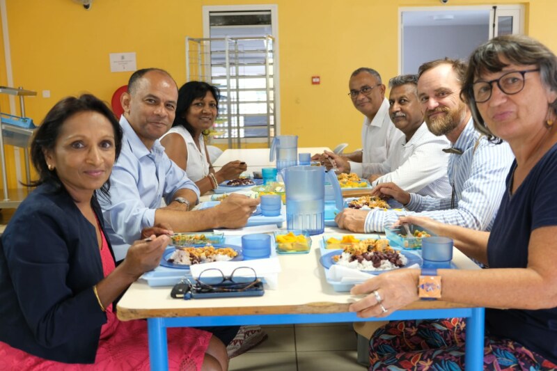 Rentrée de janvier 2023 : un repas à la cantine de l’école primaire Marcel-LAURET