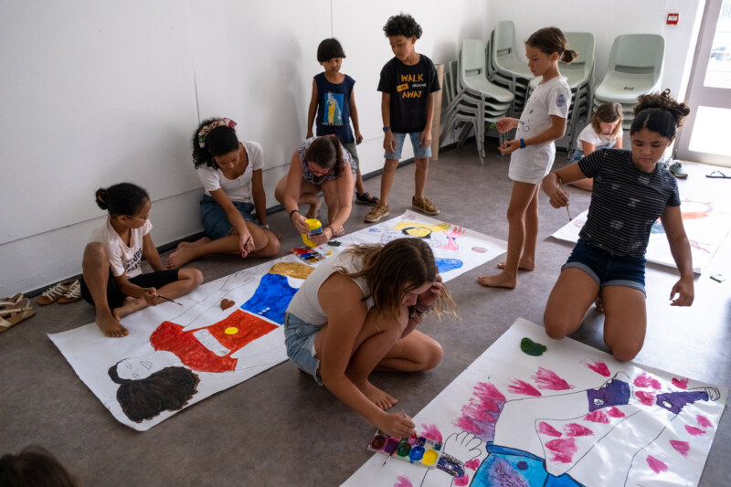 Vacances culturelles : découvrez les photos prises à la Maison SERVEAUX pendant l'atelier arts plastiques réservé aux enfants de la tranche d'âge 6-10 ans.