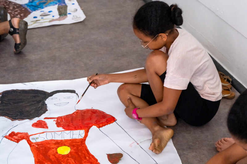 Vacances culturelles : découvrez les photos prises à la Maison SERVEAUX pendant l'atelier arts plastiques réservé aux enfants de la tranche d'âge 6-10 ans.
