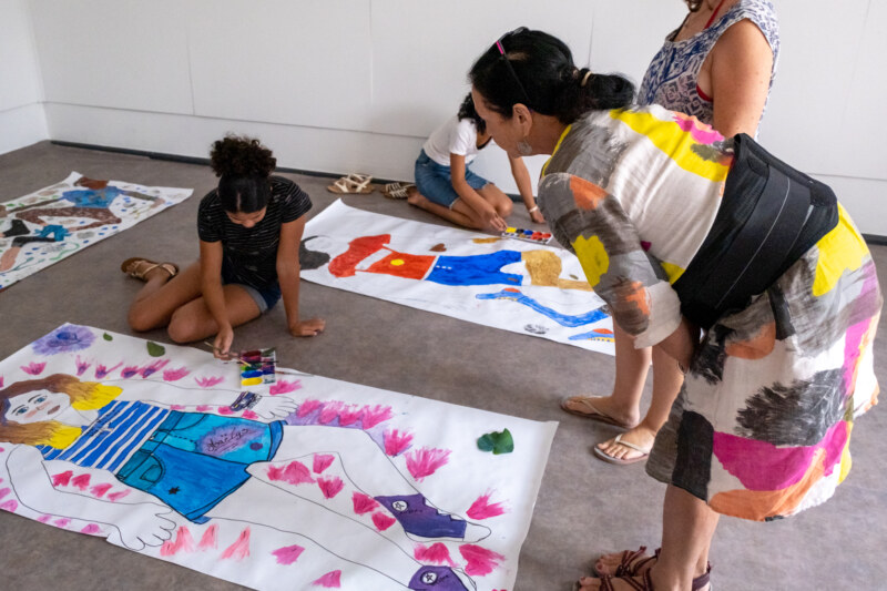 Vacances culturelles : découvrez les photos prises à la Maison SERVEAUX pendant l'atelier arts plastiques réservé aux enfants de la tranche d'âge 6-10 ans.